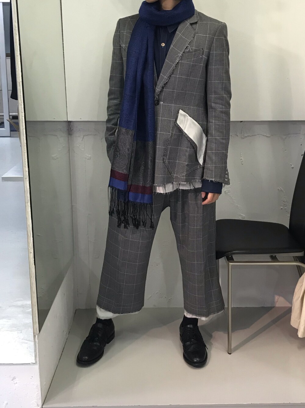 「グレンチェック、セットアップスタイル、sulvam、おしゃれさんと繋がりたい、fashion、ANCHOR、RADWIMPS、野田洋次郎」｜「sulvamのRANDOM SHIRT（シャツ/ブラウス、ブルー系）」を使った、のだじろー。さん（メンズ・173cm）の冬コーディネートの1枚目の写真