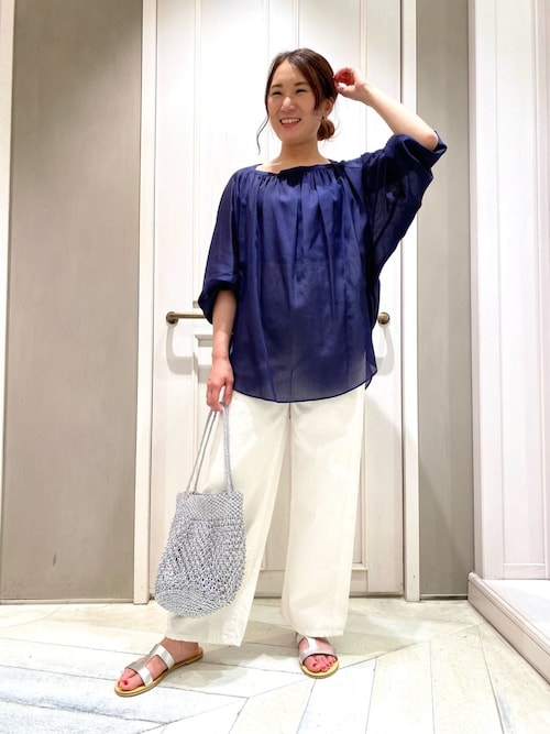 カリテ／美品❤️シャドーストライプブラウス ホワイト qualite シャツ ブラウス シャドーストライプブラウス