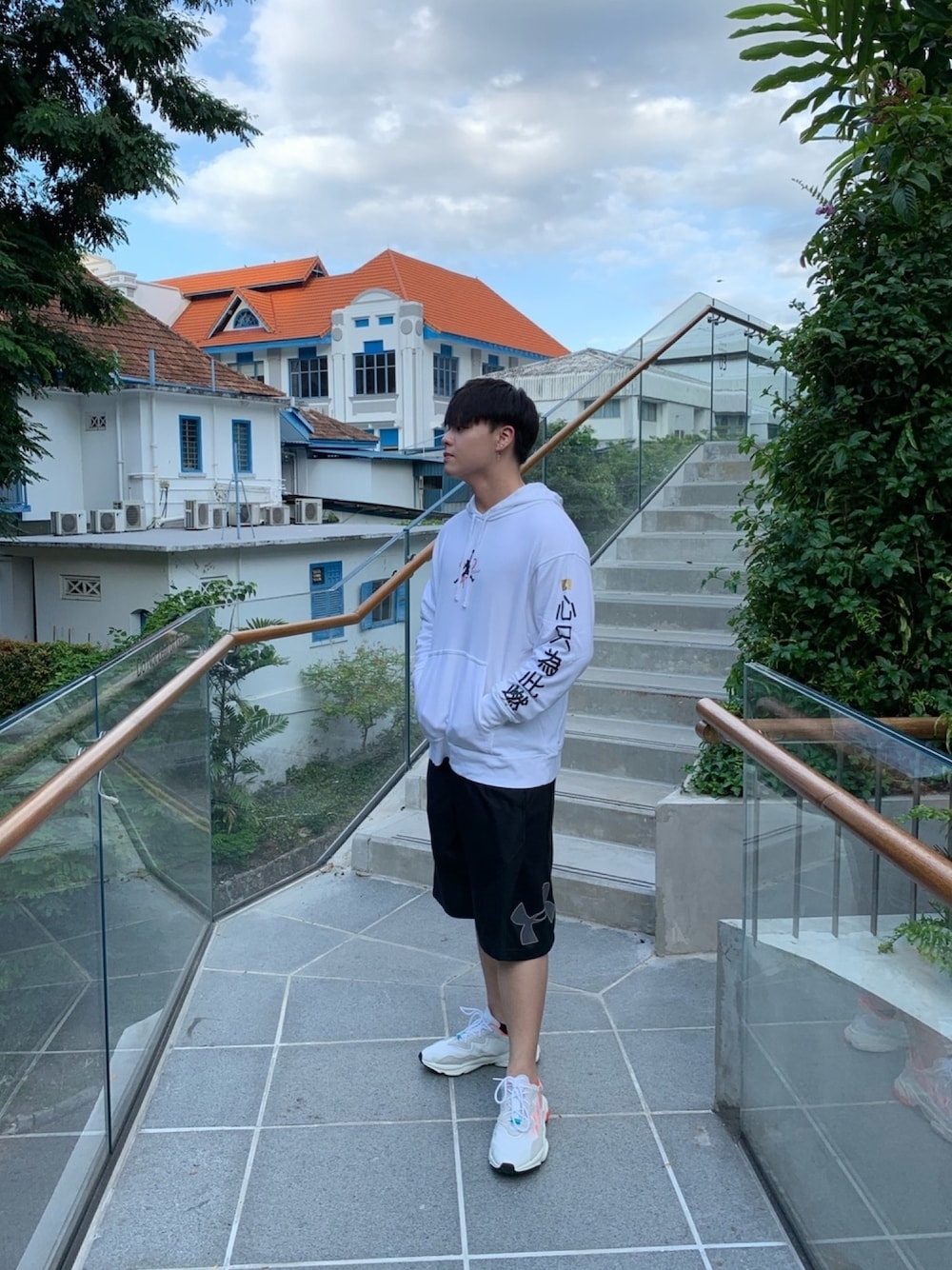 「summer、NIKE、underarmour、adidas、adidas originals、street、streetstyle、streetfashion、fashion、STYLE」｜「AIR JORDANのアイテム（パーカー、ホワイト系）」を使った、zerocoxoさん（メンズ・172cm）の春コーディネートの1枚目の写真