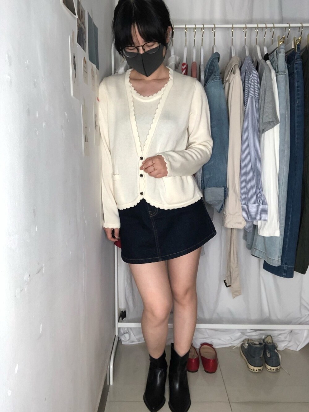 「ootd、春コーデ、シンプルコーデ、オトナカジュアル、おしゃれさんと繋がりたい」｜「PULL&BEARのアイテム（デニムスカート、ブラック系）」を使った、小个子Wnaさん（レディース・155cm）の春コーディネートの1枚目の写真