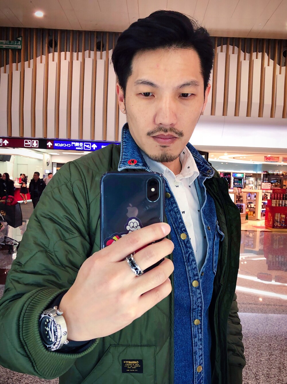 「carhartt、zera、woodwood、OBEY、SEIKO」｜「Carhartt WIPのアイテム（ミリタリージャケット、グリーン系）」を使った、Alexchenさん（メンズ・173cm）の冬コーディネートの1枚目の写真
