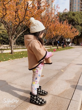 「fafa（フェフェ）のアイテム（パンツ）」を使った、miss  Pengさん（キッズ・104cm）の冬コーディネート