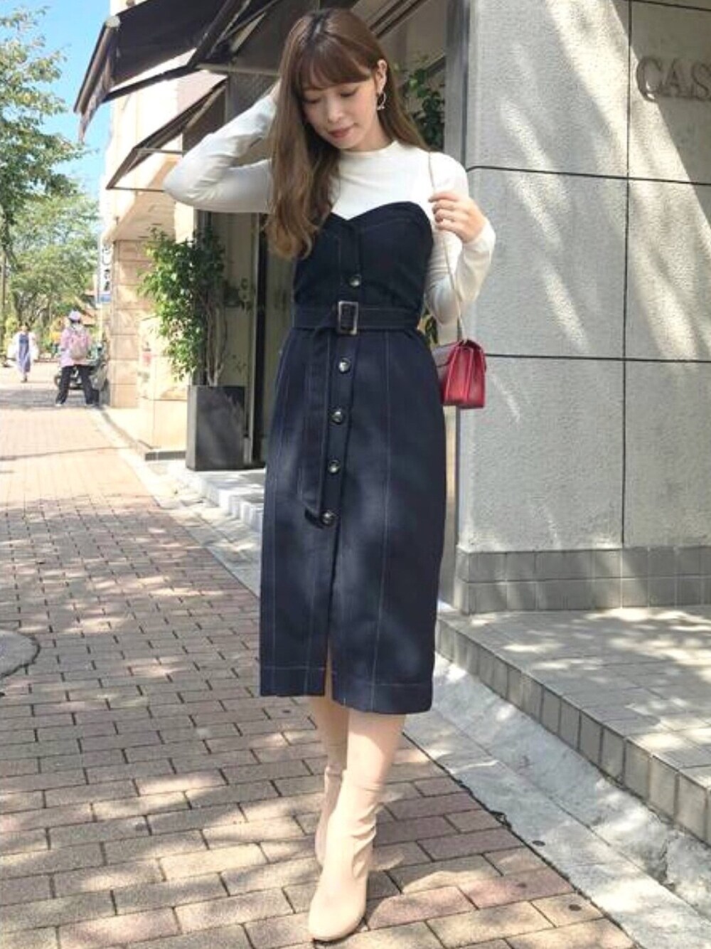 「ワンピース、ビスチェ、２ＷＡＹ、ウエストマーク、Ｉライン、MERCURYDUO(MERCURYDUO)、オトナガーリー、タイトワンピース」｜「MERCURYDUOの2WAYタイトミディスカート（スカート、ブルー系）」を使った、児玉亜由美さん（レディース・160cm）の秋コーディネートの1枚目の写真