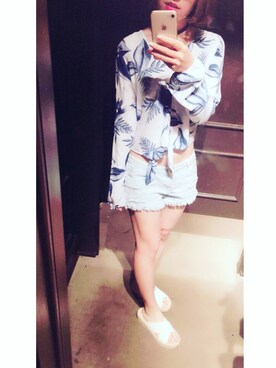 「アイテム（チューブトップ、ブルー系）」を使った、Edieさん（レディース・160cm）の夏コーディネート