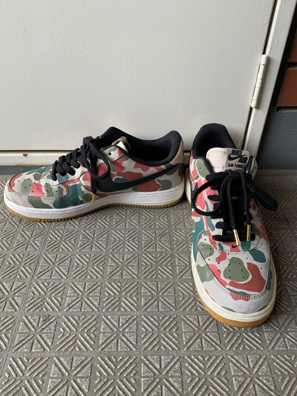 「NIKEのアイテム（スニーカー、その他）」を使った、からあげシェイク2さん（メンズ・175cm）の春コーディネートの1枚目の写真