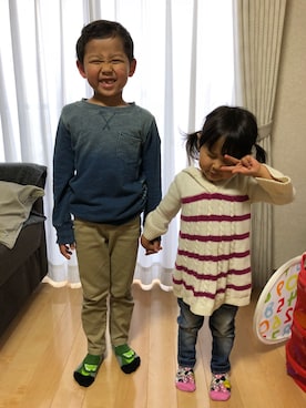 「babygap」｜「アイテム（スウェット）」を使った、ayumiさん（キッズ・110cm）の冬コーディネート