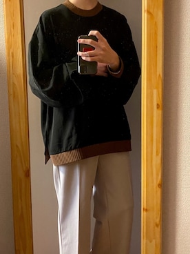 スウェットを使った「白パンツコーデ」の人気ファッション 