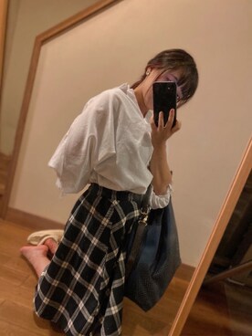 「earth music&ecology（アースミュージックアンドエコロジー）のアイテム（スカート、ブルー系）」を使った、春谷 さくらさん（レディース・151cm）の秋コーディネート