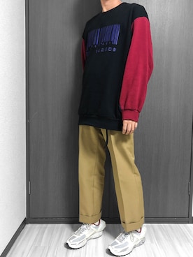 「部屋撮り」｜「アイテム（スウェット）」を使った、こめっとさん（メンズ・177cm）の春コーディネート