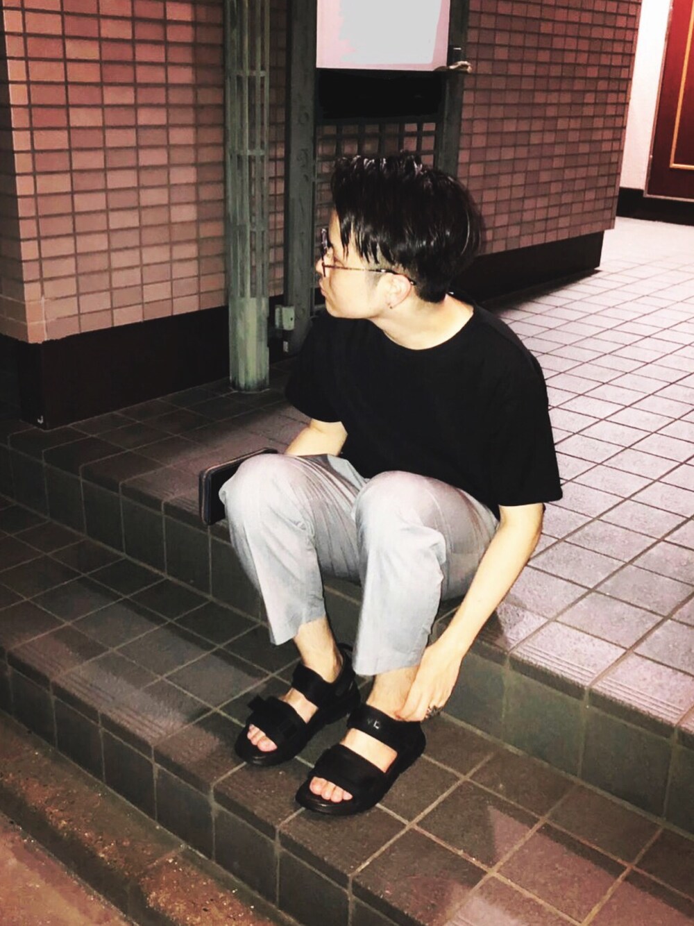 「nano・universe、BEAMS LIGHTS、circus、ニューバランス、Cody Sanderson」｜「BEAMS LIGHTSのBEAMS LIGHTS / フィールドセンサー クルーネック Tシャツ（Tシャツ/カットソー、ブラック系）」を使った、C9MERCYさん（メンズ・175cm）の夏コーディネートの1枚目の写真
