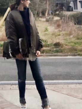 「カーキアウター」｜「アイテム（ナイロンジャケット）」を使った、nico   Elinさん（レディース・162cm）の冬コーディネート