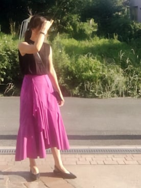 「パープル×黒」｜「アイテム（パンプス）」を使った、nico   Elinさん（レディース・162cm）の夏コーディネート