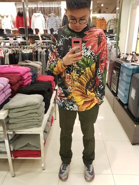 「AGAINST（アゲインスト）のアイテム」を使った、Chan CheeHongさん（メンズ・180cm）の秋コーディネート