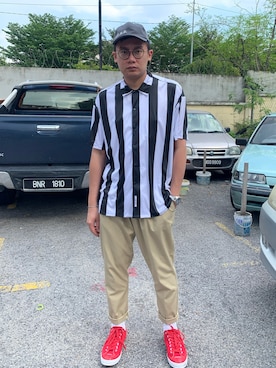 「pants」｜「アイテム（帽子）」を使った、Chan CheeHongさん（メンズ・180cm）の秋コーディネート