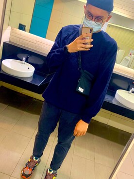 「blue」｜「アイテム（チノパンツ）」を使った、Chan CheeHongさん（メンズ・180cm）の夏コーディネート