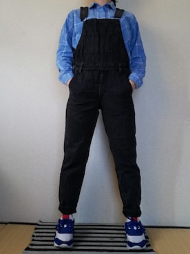 「黒デニム」｜「アイテム（オールインワン・サロペット）」を使った、うたみるのさん（レディース・151cm）の秋コーディネート