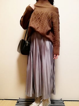 「光沢スカート」｜うたみるのさん（レディース・151cm）の冬コーディネート