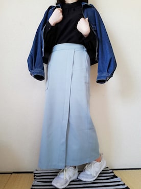 「肩掛け」｜「アイテム（デニムジャケット）」を使った、うたみるのさん（レディース・151cm）の春コーディネート