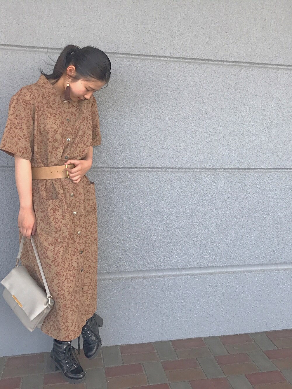 「古着、その実、1970年代コーデ」｜「GUのアイテム（ベルト、ブラウン系）」を使った、SARAさん（メンズ・169cm）の夏コーディネートの1枚目の写真