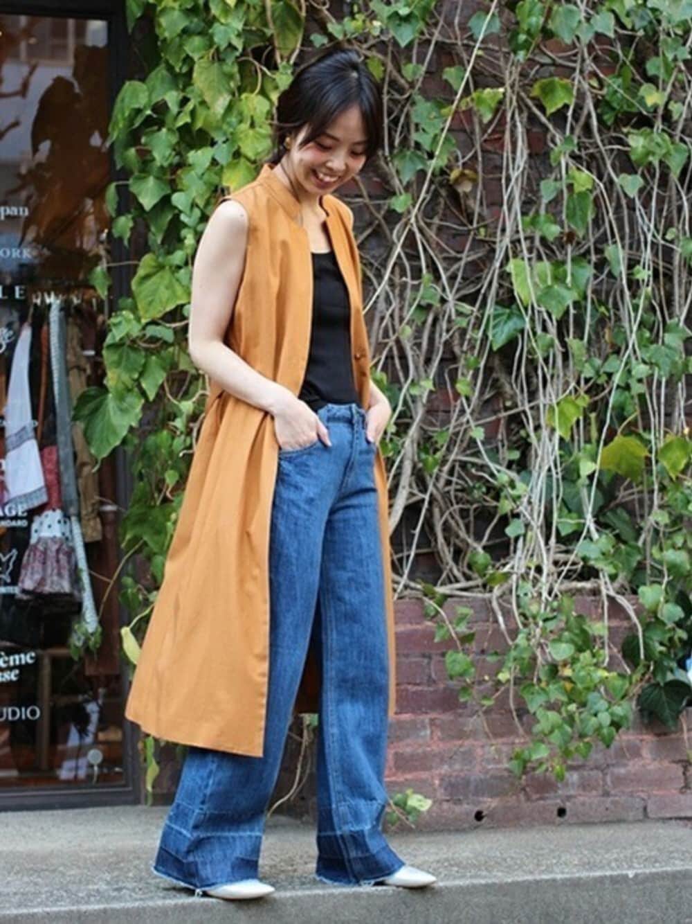 「ワンピース、カジュアル、夏、denim、オレンジ、大人カジュアル、ジレ、春コーデ、夏コーデ」｜「ivory courtの《予約》Tenアサキャンバス ジレワンピース◆（ワンピース、オレンジ系）」を使った、shokoさん（レディース・163cm）の春コーディネートの1枚目の写真
