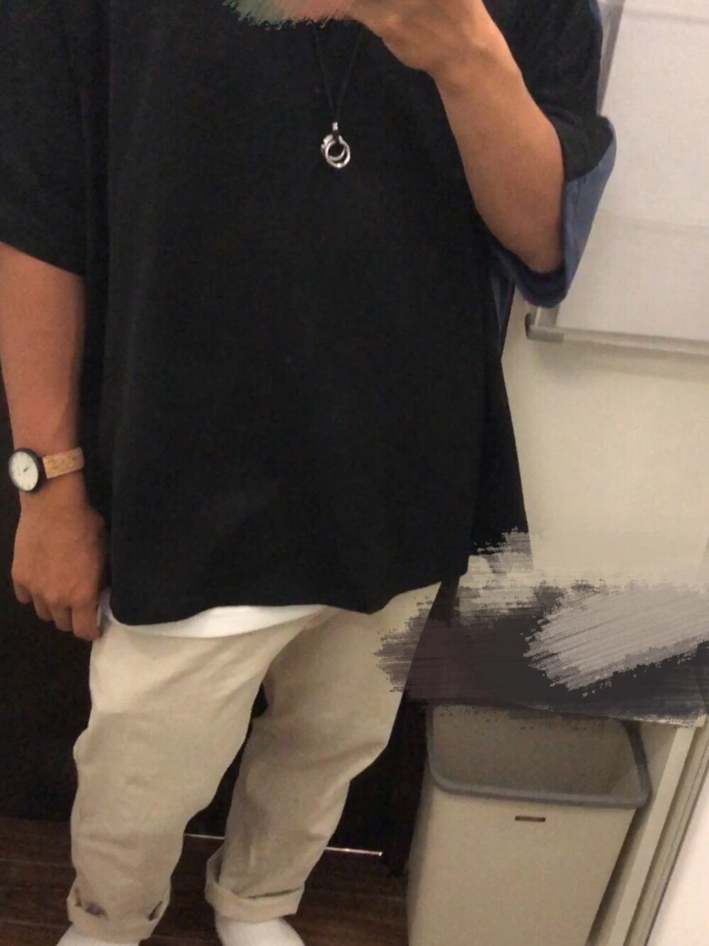 「kutir、お洒落さんとつながりたい、夏、シンプル、ビックシルエット、ユニクロ、レイヤードスタイル、VANS、ベージュ、きれいめカジュアル」｜「tk.TAKEO KIKUCHIの◆スウェードダブルリングネックレス（ネックレス、ブルー系）」を使った、h5omy《相互》さん（メンズ・160cm）の夏コーディネートの1枚目の写真