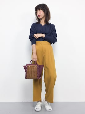 「マスタードイエロー」｜「アイテム（レッド系）」を使った、naoさん（レディース・163cm）の秋コーディネート