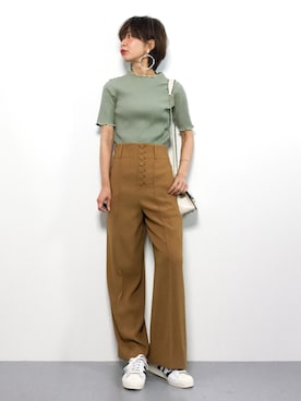 「ベージュパンツ」｜「アイテム（サロペット/オーバーオール）」を使った、naoさん（レディース・163cm）の夏コーディネート