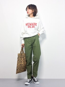 「ロゴパーカー」｜「アイテム（スウェット）」を使った、naoさん（レディース・163cm）の秋コーディネート