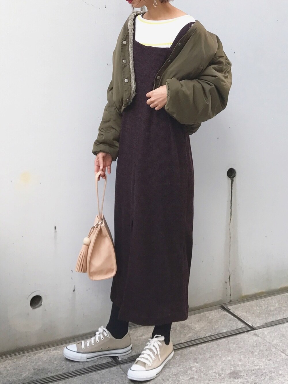 「アイラブCONVERSE、シンプルコーデ、秋冬コーデ、ワンハンドルバッグ、アースカラー、カーキアウター、ブルゾン、オトナカジュアル、もこもこ、converse」｜「LOWRYS FARMのリバーシブルボアブルゾン　769872（ブルゾン、グリーン系）」を使った、naoさん（レディース・163cm）の秋コーディネートの1枚目の写真