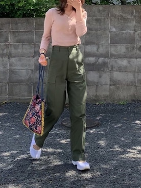「ハイウエストパンツ」｜「アイテム（カーゴパンツ）」を使った、naoさん（レディース・163cm）の春コーディネート