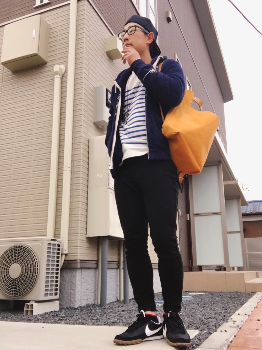 「はるコーデ、ボーダー、vaporize、UNIQLO、NIKE、スキニー」｜「NIKEのNIKE SPORTSWEAR(ナイキスポーツウェア) W WAFFLE RACER ウィメンズ ワッフル レーサー 881183-001 SP17 001BLK/WHT（スニーカー、ブラック系）」を使った、ゆうすけさん（メンズ・176cm）の春コーディネートの1枚目の写真