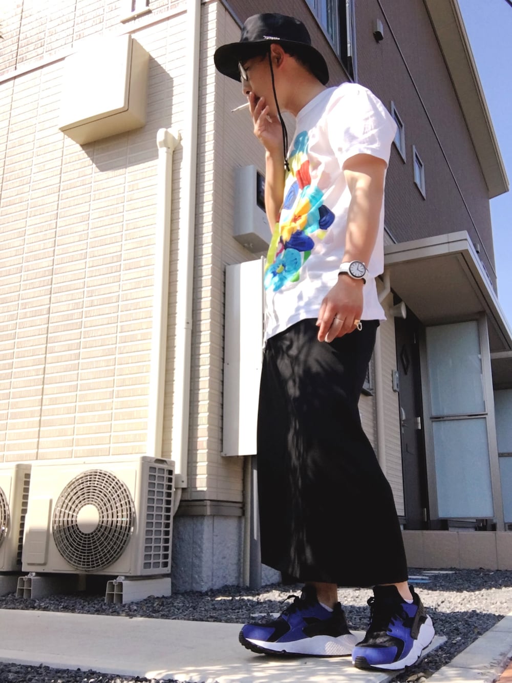 「ロングスカート、春コーデ、COMME des GARCONS、ganryu、ゴールドアクセ、THE NORTH FACE、NIKE、花柄」｜「GANRYUのスカート（スカート、ブラック系）」を使った、ゆうすけさん（メンズ・176cm）の春コーディネートの1枚目の写真