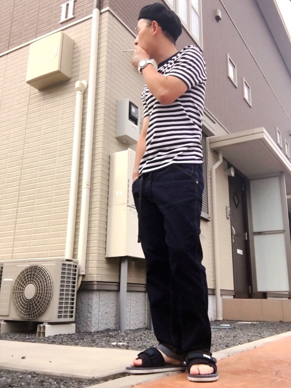 「お洒落さんとつながりたい、オトナカジュアル、GRAMICCI、ZOZO、suicoke」｜「ZOZOの中細ボーダーTシャツ[MEN]（Tシャツ/カットソー、ホワイト系）」を使った、ゆうすけさん（メンズ・175cm）の夏コーディネートの1枚目の写真