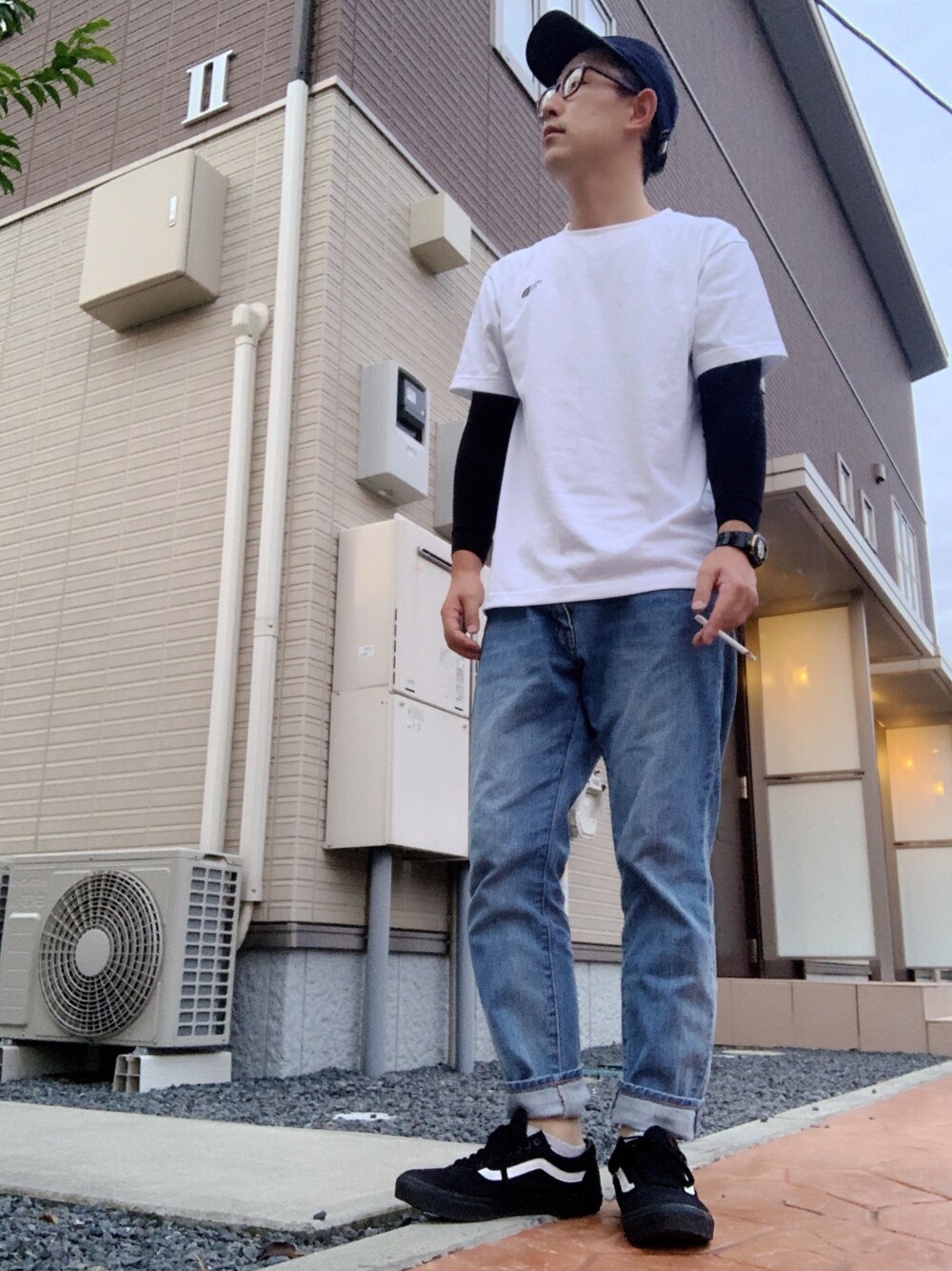 「シンプル、大人カジュアル、おしゃれさんと繋がりたい、VANS、G-SHOCK、オールドスクール、THE NORTH FACE、zozoデニム、ZOZO、Danton」｜「THE NORTH FACEのTheNorthFace (ザ･ノースフェイス)　S/S Square Logo Tee ショートスリーブスクエアロゴティー（Tシャツ/カットソー、ホワイト系）」を使った、ゆうすけさん（メンズ・176cm）の秋コーディネートの1枚目の写真