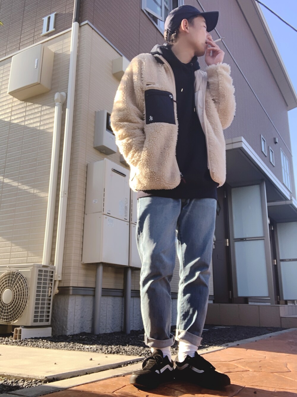 「冬アウター着回しチャレンジ、お洒落さんとつながりたい、冬アウター、パーカー、Danton、ストリート、VANS、zozoデニム、ZOZO、GRAMICCI」｜「ZOZOのスリムテーパードデニム／ライトインディゴブルー［MEN］（デニムパンツ、ブルー系）」を使った、ゆうすけさん（メンズ・176cm）の冬コーディネートの1枚目の写真