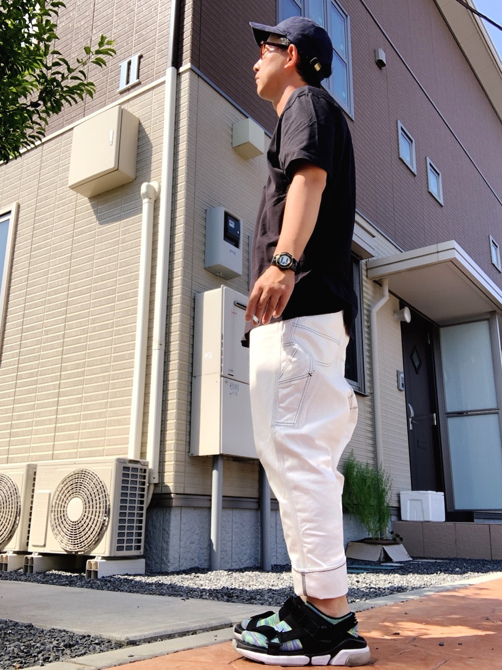「リラックススタイル、ganryu、ZOZO、デニムパンツ、ORPHIC、サルエルパンツ、Danton、G-SHOCK」｜「GANRYUの2015-16FW サルエルパンツ（チノパンツ、ホワイト系）」を使った、ゆうすけさん（メンズ・176cm）の夏コーディネートの1枚目の写真