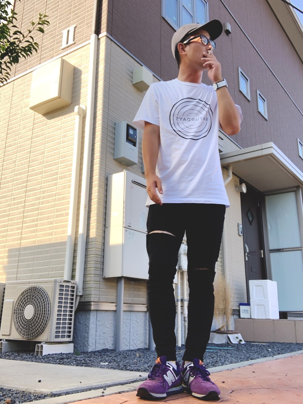 「シンプル、お洒落さんとつながりたい、休日スタイル、ストリート、スニーカーコーデ、New Balance、SATURDAYS SURF NYC、スキニー、THE NORTH FACE」｜「NEW BALANCEのNEW BALANCE576（スニーカー、パープル系）」を使った、ゆうすけさん（メンズ・176cm）の秋コーディネートの1枚目の写真
