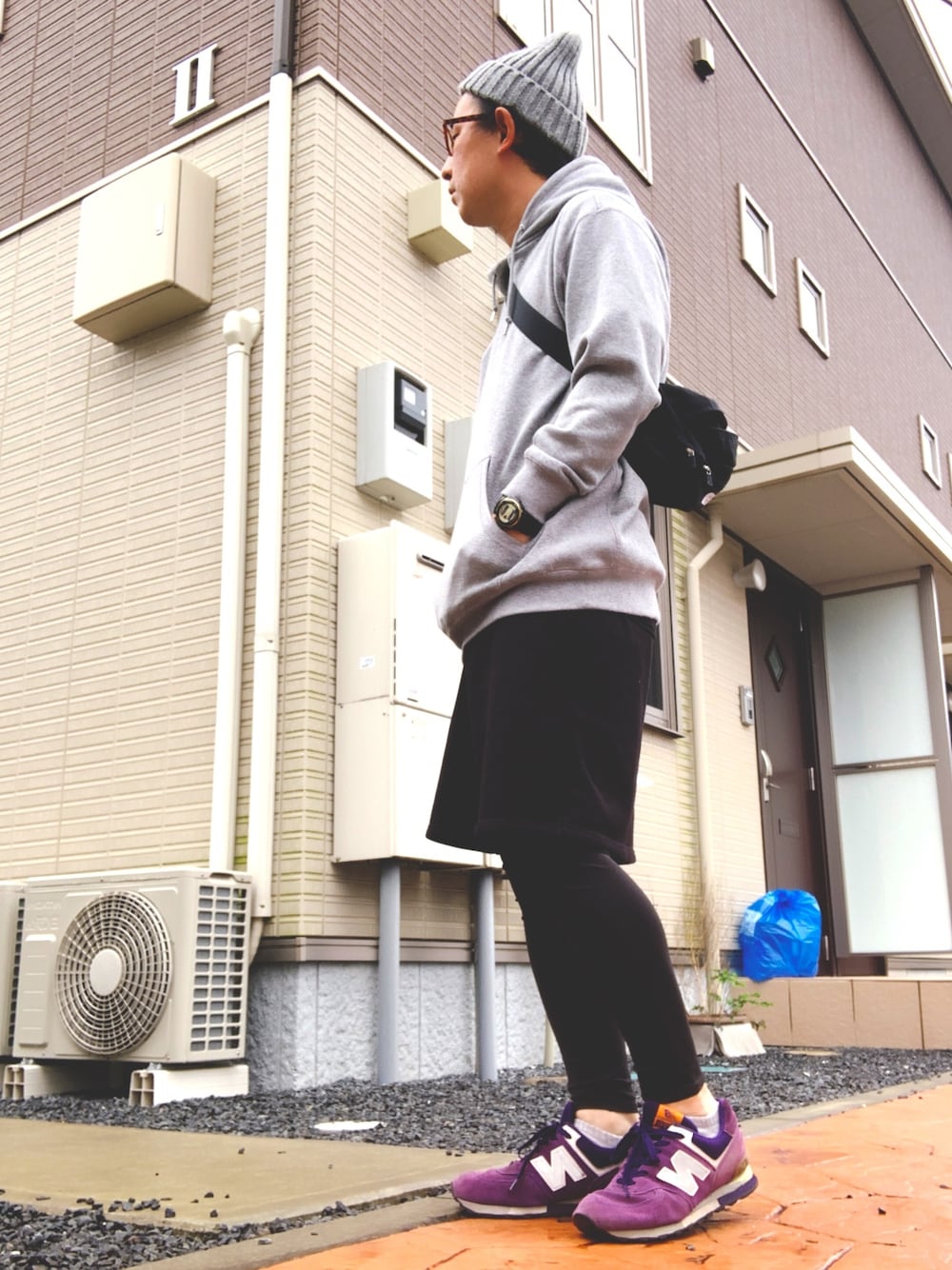 「大人カジュアル、スニーカー、ニューバランス、WEGO、UNIQLO、ZOZO、G-SHOCK、SOPHNET.、THE NORTH FACE」｜「NEW BALANCEのNEW BALANCE576（スニーカー、パープル系）」を使った、ゆうすけさん（メンズ・176cm）の秋コーディネートの1枚目の写真