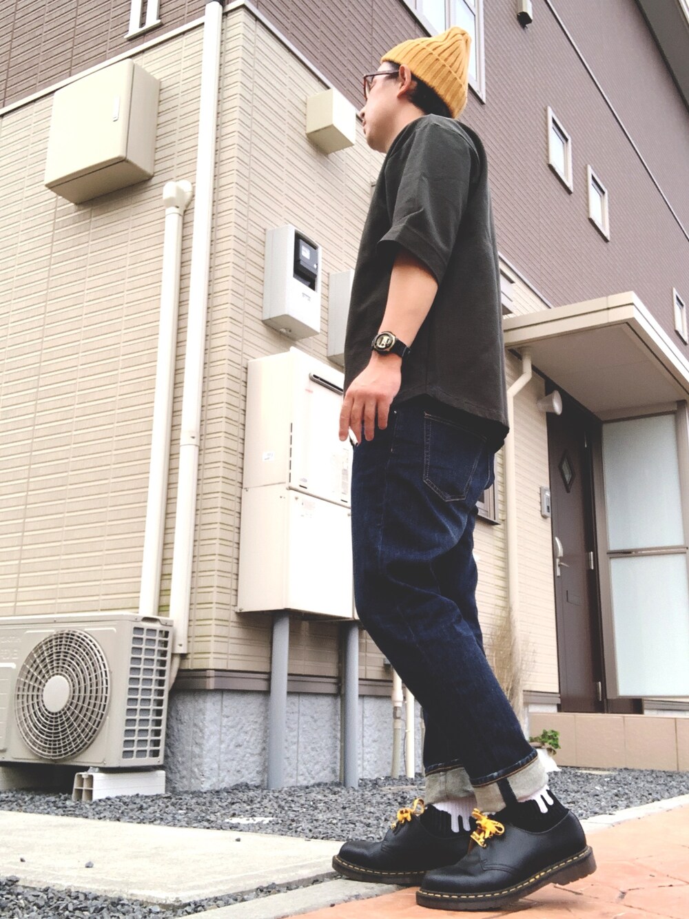 「お洒落さんとつながりたい、秋冬コーデ、Dr.Martens、TROVE、休日スタイル、大人カジュアル、zozoデニム、ニット帽」｜「Dr. MartensのDr. martens original 1461 boots（ブーツ、ブラック系）」を使った、ゆうすけさん（メンズ・176cm）の秋コーディネートの1枚目の写真