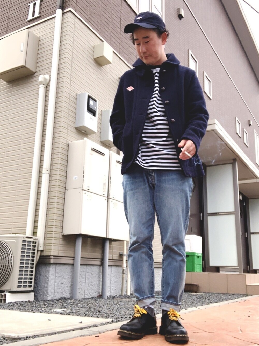 「おしゃれさんと繋がりたい、オトナカジュアル、Danton、ボーダー、ZOZO、zozoデニム、Dr.Martens」｜「Dr. MartensのDr. martens original 1461 boots（ブーツ、ブラック系）」を使った、ゆうすけさん（メンズ・176cm）の冬コーディネートの1枚目の写真