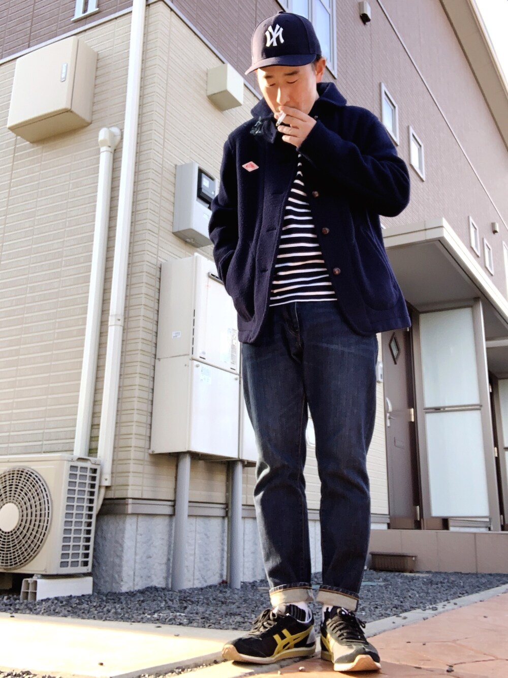 「お洒落さんとつながりたい、休日スタイル、Onitsuka Tiger、zozoデニム、ZOZO、NEW ERA、ボーダートップス」｜「ZOZOの細ボーダー長袖Tシャツ（パターンオーダー）／ネイビー×ホワイト[MEN]（Tシャツ/カットソー、ブルー系）」を使った、ゆうすけさん（メンズ・176cm）の春コーディネートの1枚目の写真