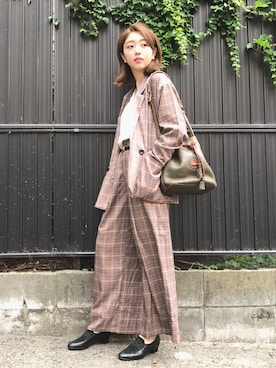「美容師」｜「アイテム（セットアップ）」を使った、アンナさん（レディース・164cm）の秋コーディネート