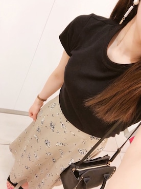「クルーネックTシャツ」｜「アイテム（アクセサリー）」を使った、tokoさん（レディース・161cm）の春コーディネート