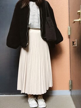 tokoさんの「フェイクスエードプリーツロングスカート」を使ったコーディネート