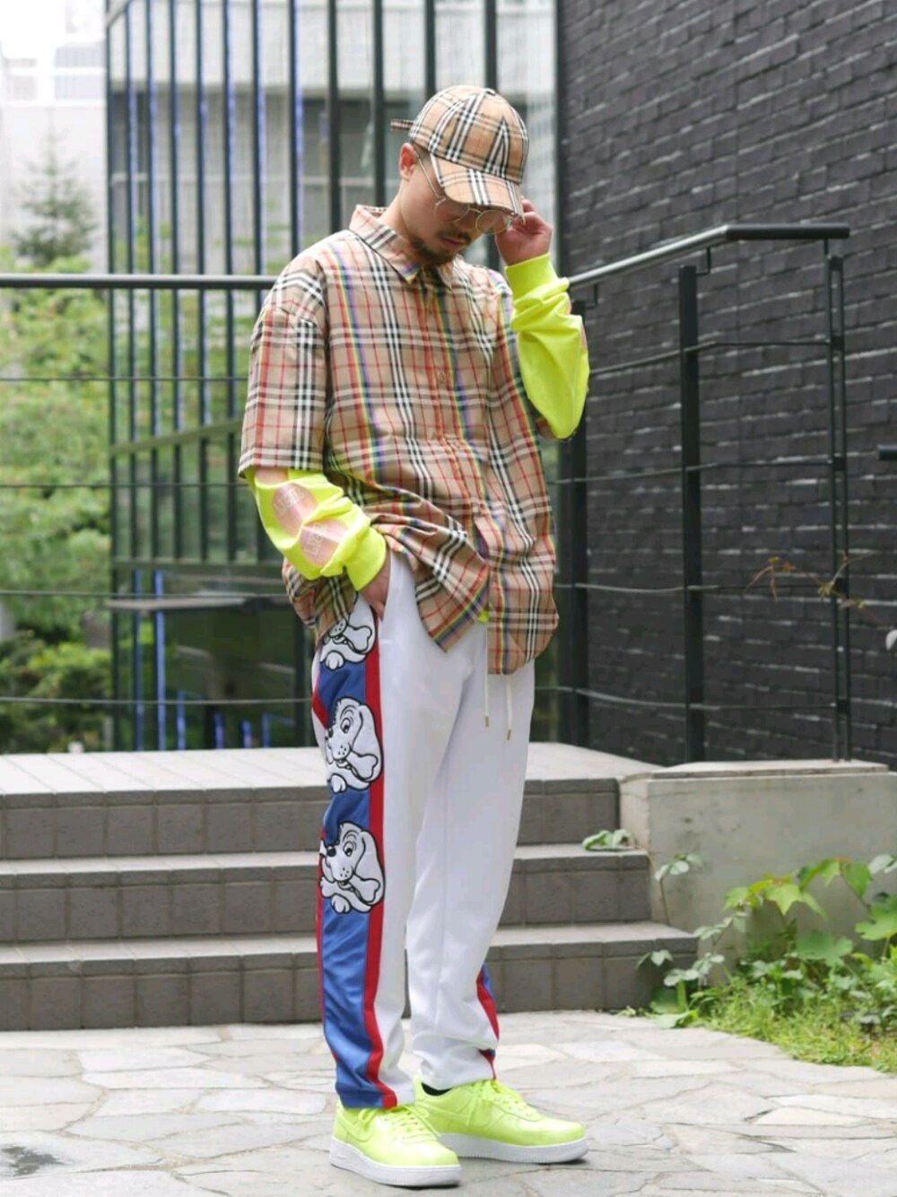 「春、street、streetstyle、ナイキスニーカー、AIR FORCE 1、GALFY、harajuku、warp、LIVEINTHEMOMENT、ガルフィー」｜「WARPのアイテム（キャップ、ベージュ系）」を使った、まっすー^さん（メンズ・165cm）の春コーディネートの1枚目の写真