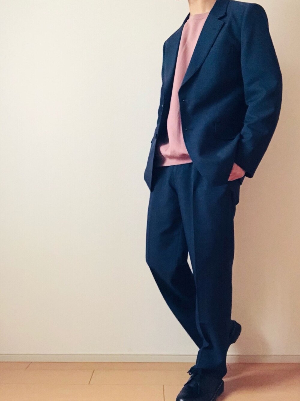 「今日のコーデ、お洒落さんとつながりたい、オトナカジュアル、きれいめカジュアル、休日スタイル、UNIQLO、パープル、セットアップ、コーヒー飲みに行きます」｜「UNIQLOのアイテム（テーラードジャケット、ブルー系）」を使った、nanashi1012さん（メンズ・175cm）の冬コーディネートの1枚目の写真