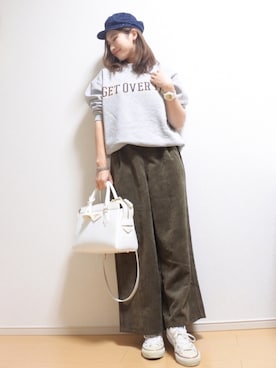 「アイテム（バングル/リストバンド）」を使った、 𝕐𝕌𝕂𝕚さん（レディース・160cm・20代）の秋コーディネート