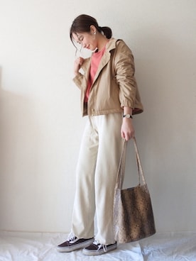 「パイソン柄」｜「アイテム（マウンテンパーカー）」を使った、 𝕐𝕌𝕂𝕚さん（レディース・160cm）の春コーディネート