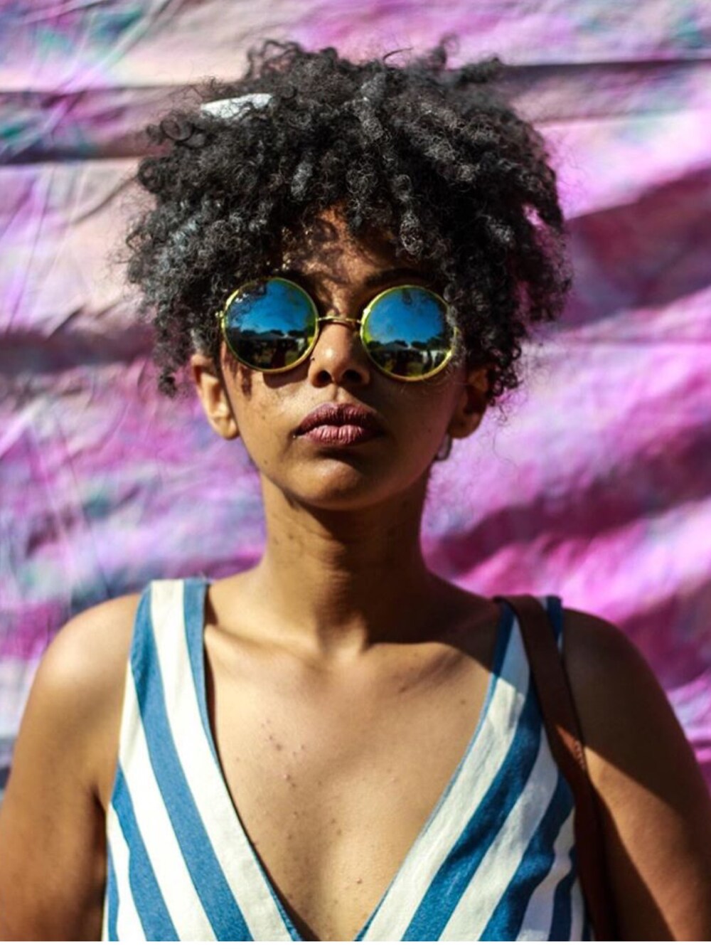 「Shades、afropunk16、ootd、summer」｜「Ray-Banのアイテム（サングラス、その他）」を使った、Mimo Haileさん（レディース・157cm）の春コーディネートの1枚目の写真