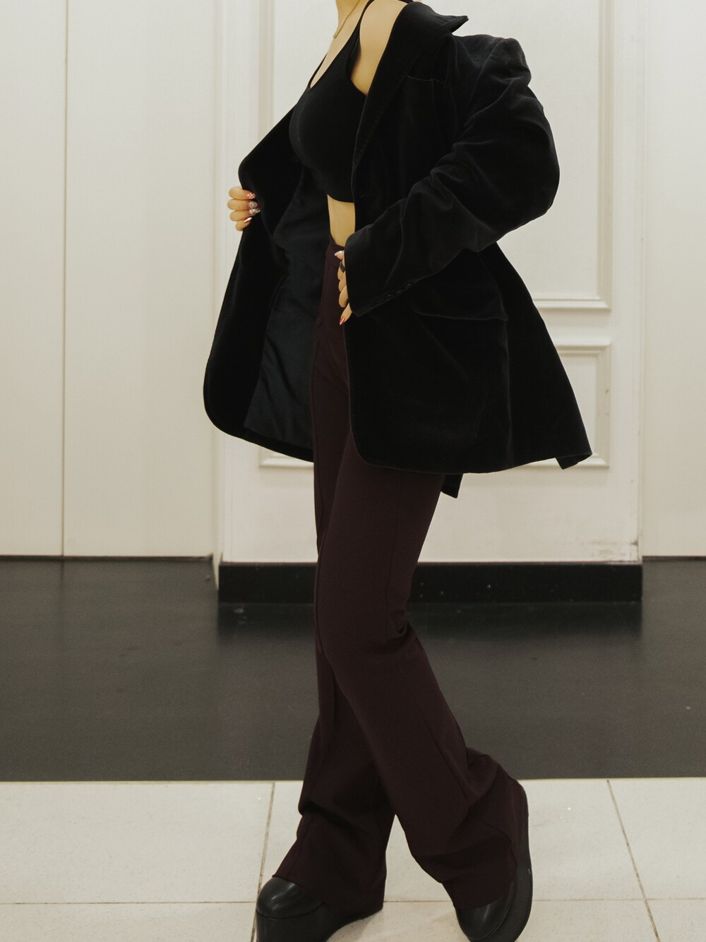 「H&Mのアイテム（パンツ、ブラウン系）」を使った、気まぐれちゃんさん（レディース・160cm）の春コーディネートの1枚目の写真